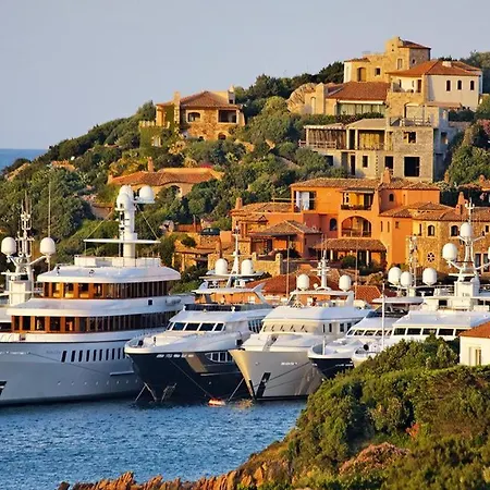 Yacht Terrace - Exclusive Waterfront View Center - By Coral *