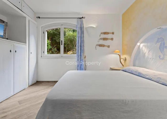 Yacht Terrace - Exclusive Waterfront View