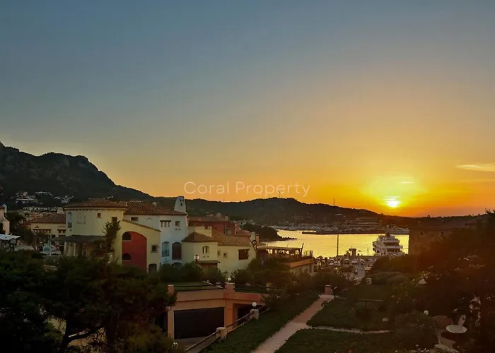 Апартаменты Yacht Terrace - Exclusive Waterfront View Center - By Coral *